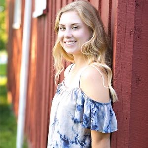 Meet your Posher, Julia